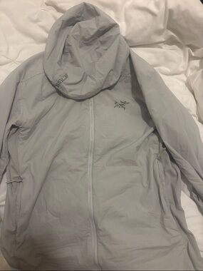 Arc'teryx Light Gray atom hoody